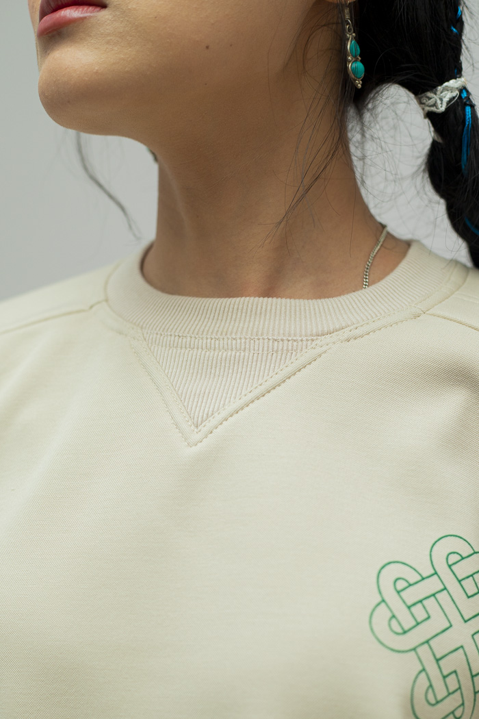 Endless knot ? Oatmeal Sweatshirt